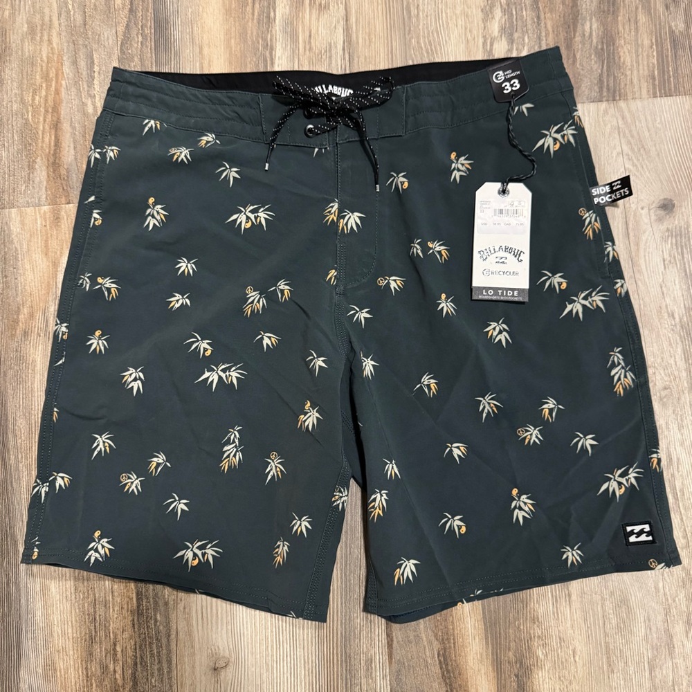 Billabong Men’s Boardshorts NWT size 33